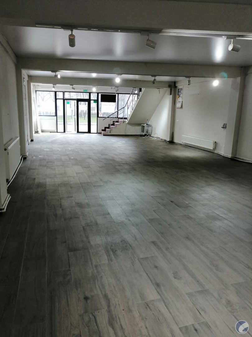 SPATIU COMERCIAL 200 MP TEREN 220 MP IASI SITUAT EXCEPTIONAL  LA BULEVARD TRAFIC INTENS 24/24