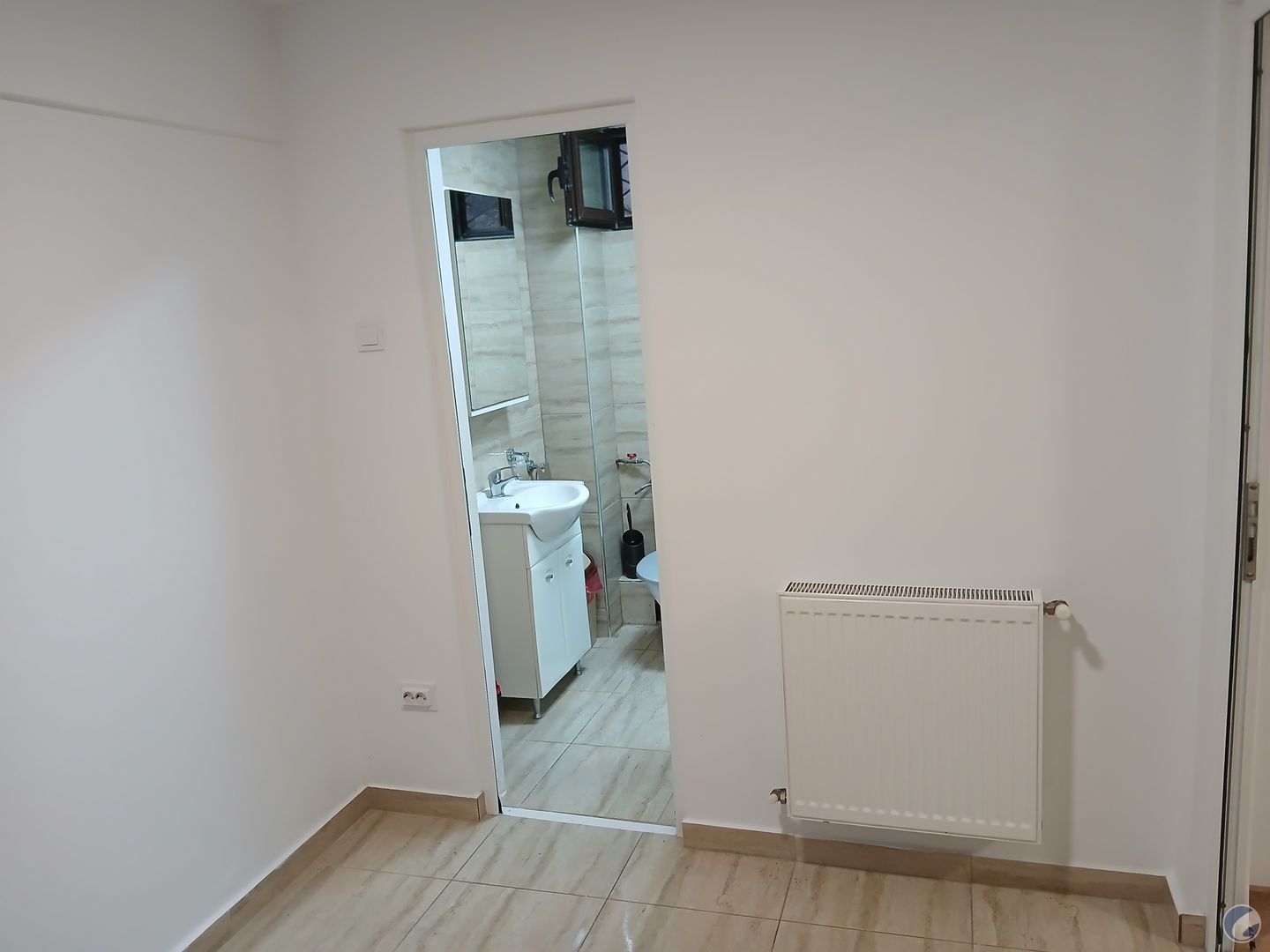 APARTAMENT O CAMERA IN IASI  LANGA MITROPOLIE   ZONA ULTRACENTRALA 