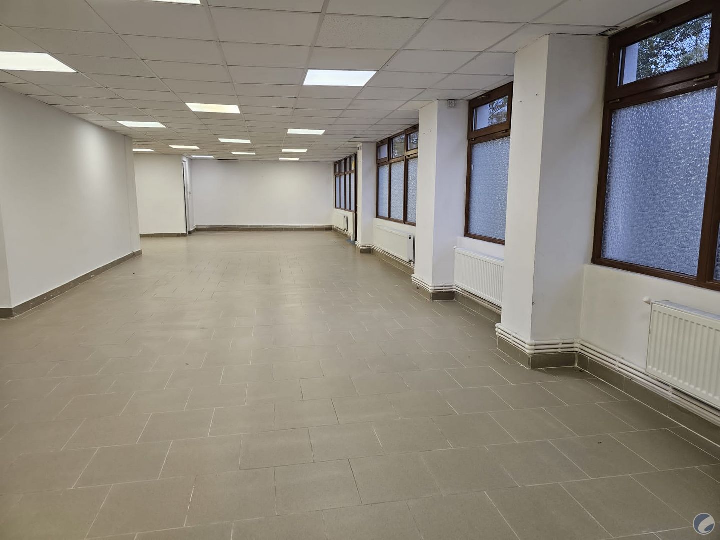 SPATIU COMERCIAL 153 MP CU PARCARE 150 MP PROPRIETATE IASI ALEXANDRU ZONA CU TRAFIC INTENS