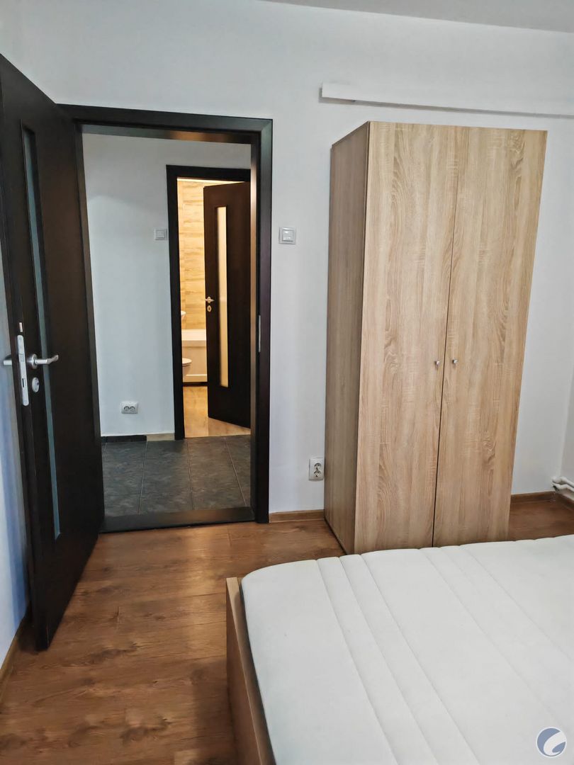 Apartament 3 camere, centru-Independentei, langa UMF