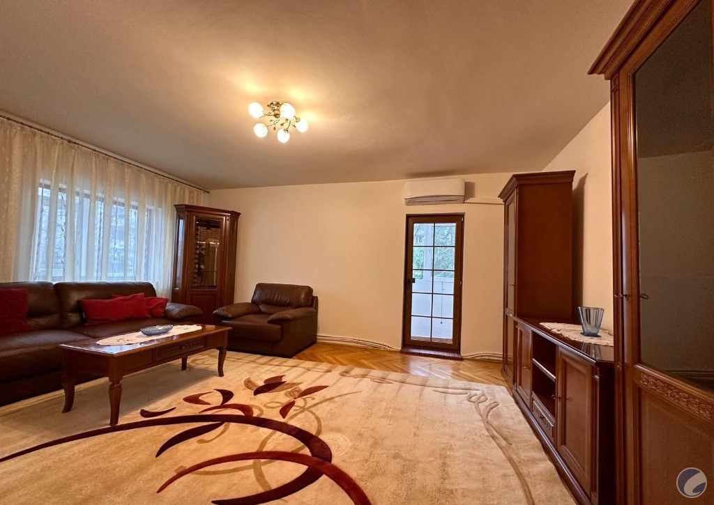 Apartament cu 3 camere, Centru Iasi, langa Piata Unirii