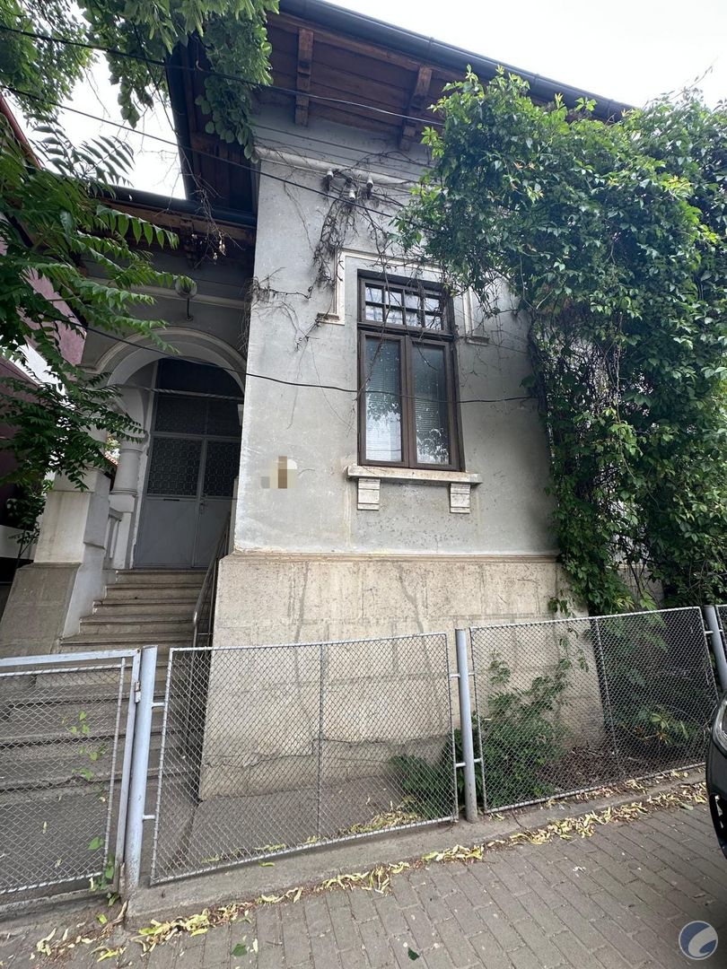 CASA 126 MP SI TEREN 236 MP COPOU IASI LANGA UNIVERSITATEA ALEXANDRU IOAN CUZA