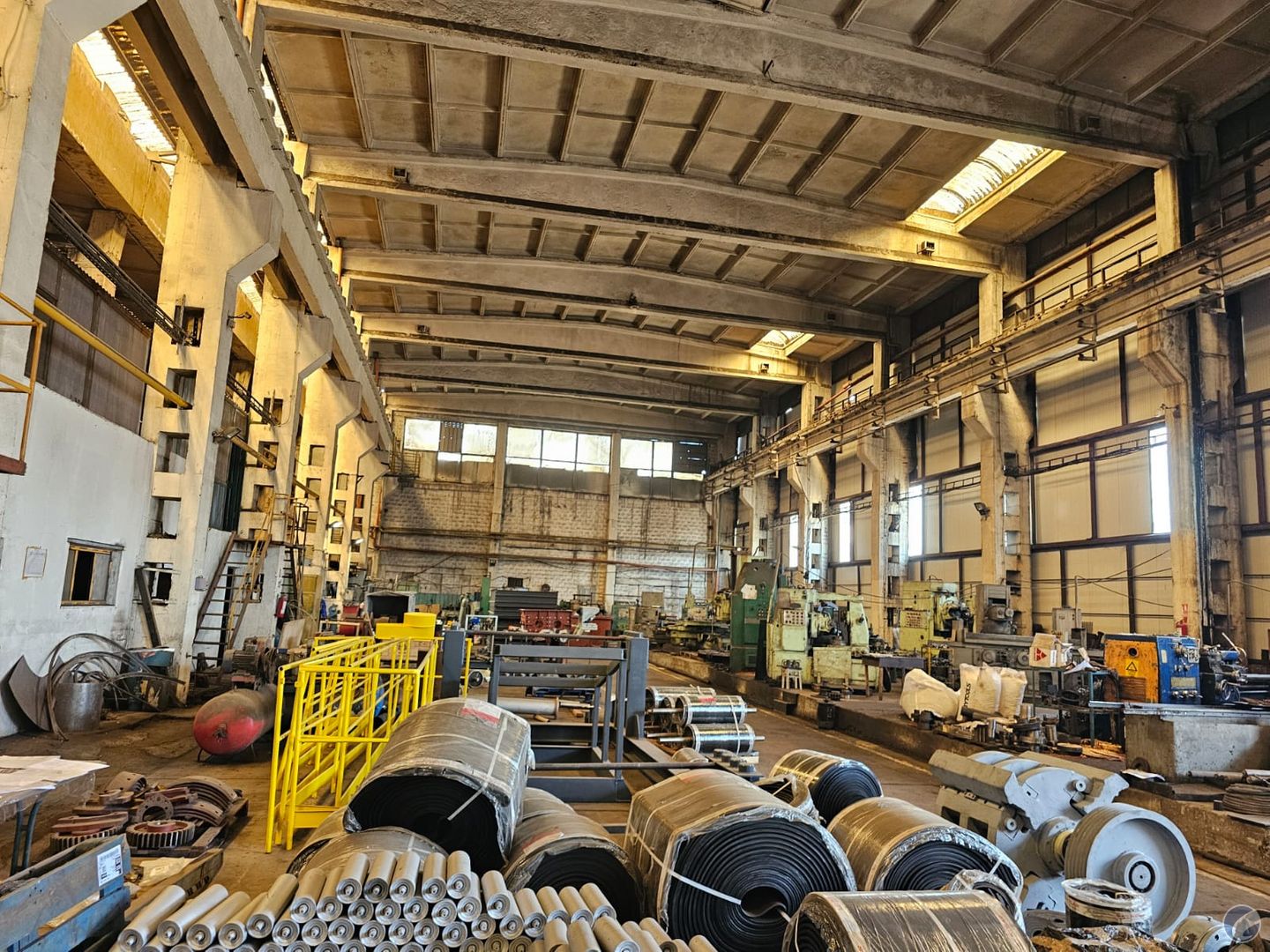 HALA 2000 MP SI TEREN 5000 MP IASI ZONA INDUSTRIALA CALEA CHISINAULUI ACCES TOATE UTILITATILE