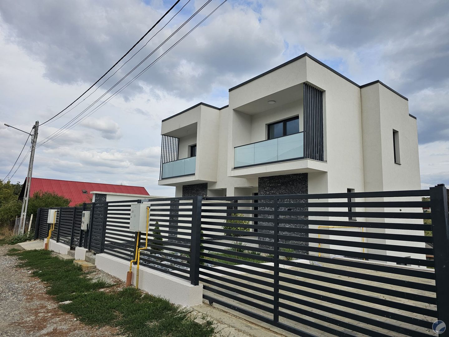 VILA TIP DUPLEX LA CHEIE AMENAJARI MODERNE IASI HLINCEA