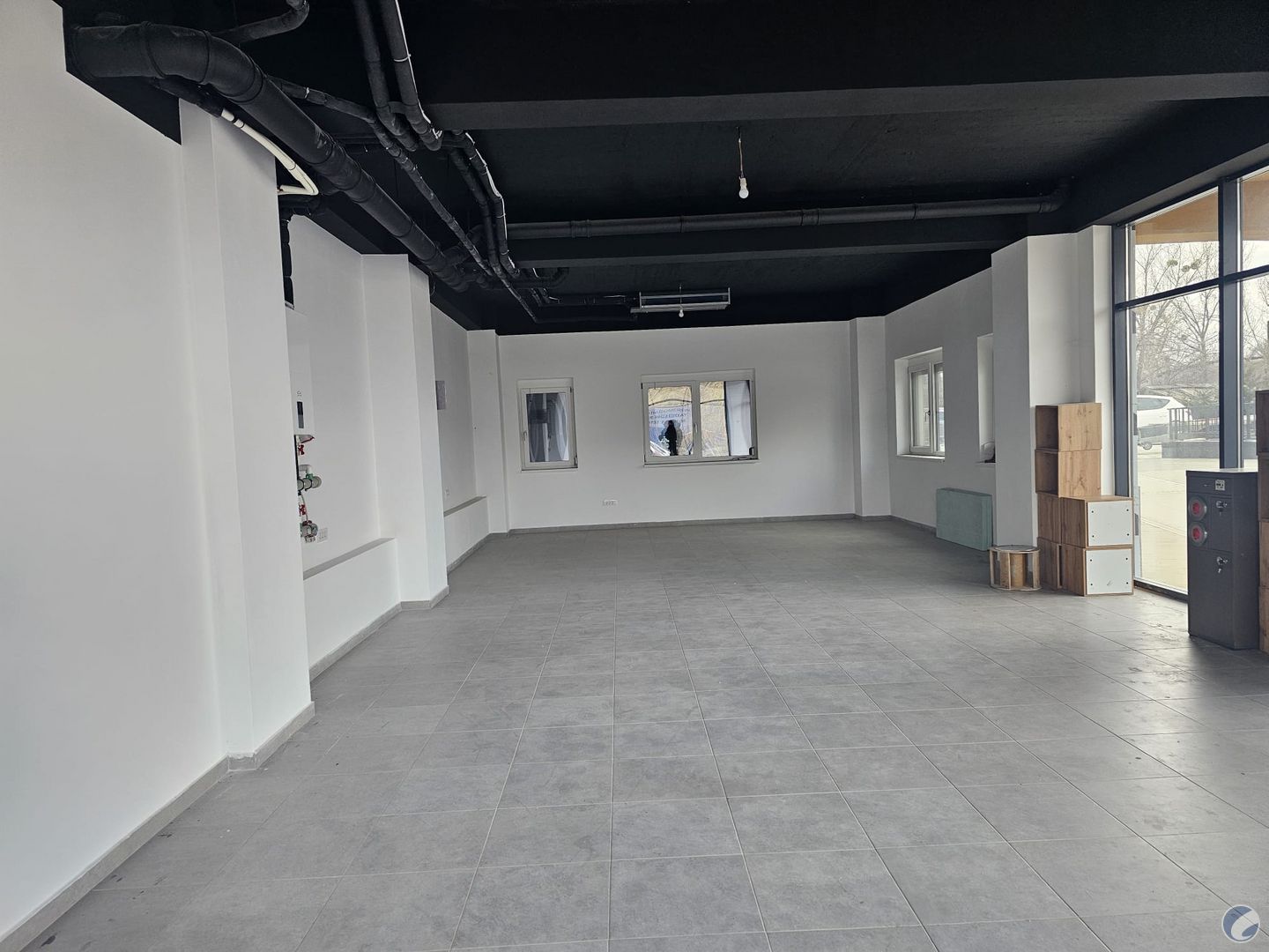 SPATIU COMERCIAL PRIN DESTINATIE 82 MP PLUS 2 LOCURI PARCARE PROPRIETATE IASI NICOLINA