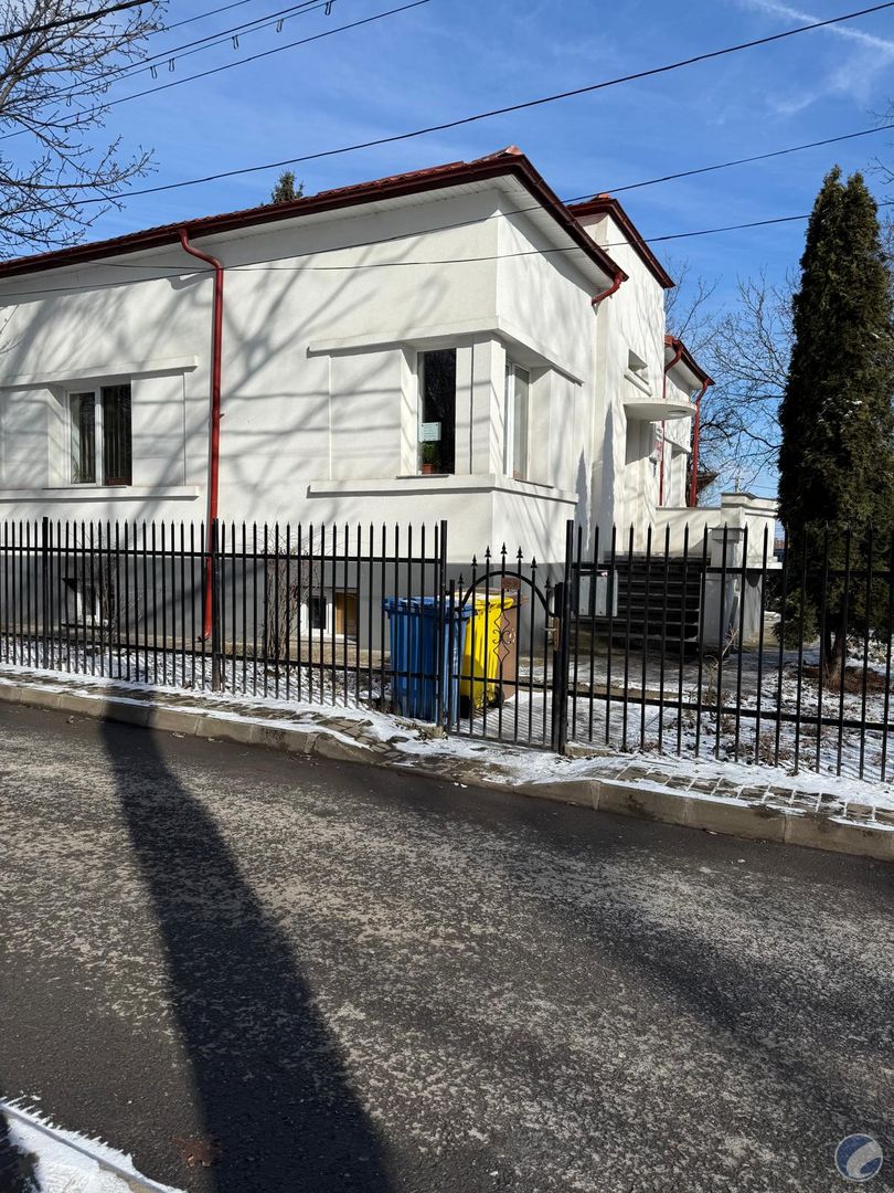 VILA CENTRU IASI POZITIE EXCEPTIONALA PT LOCUINTA SAU AFACERI