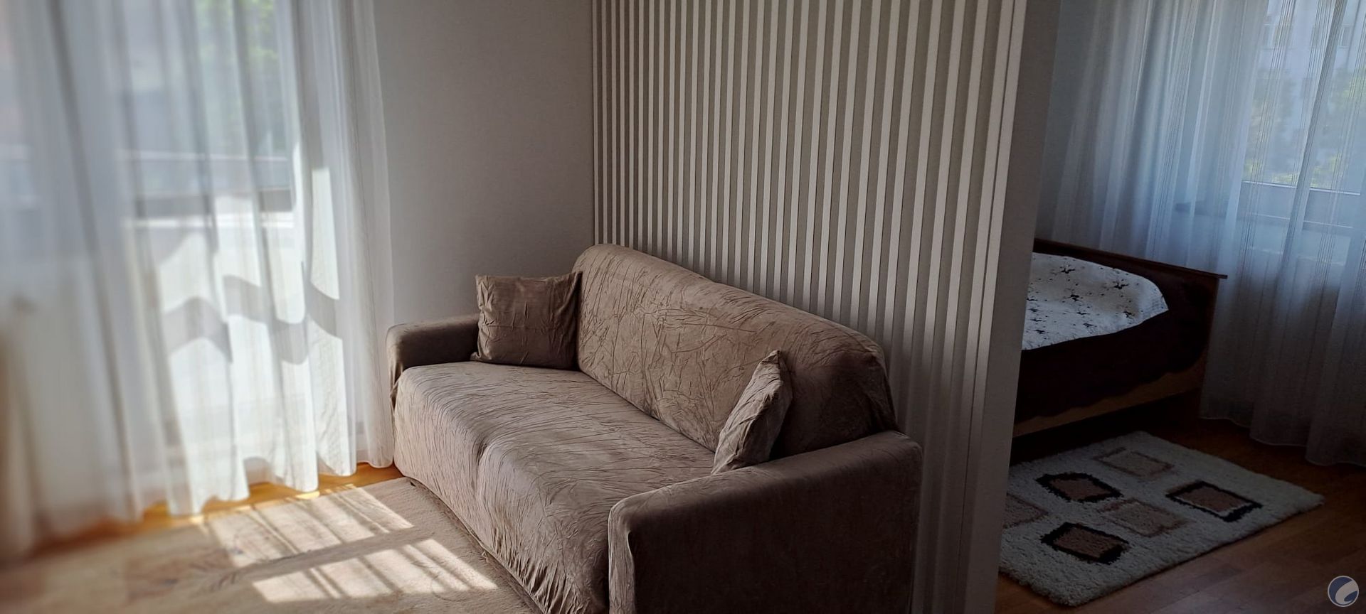 Apartament cu 1 cameră, decomandat, bloc nou, zonă centrală, Podul de Fier