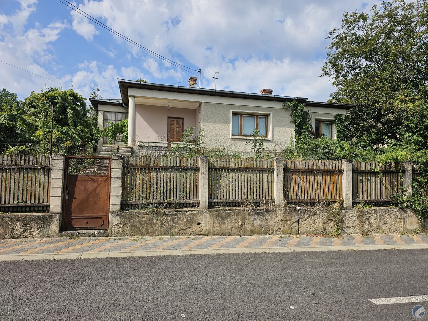 Casa renovabila si teren 911 mp Centru Iasi cu Aut demolare si constructie