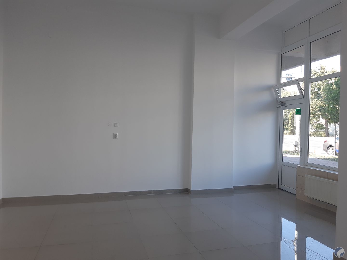 SPAȚIU COMERCIAL PRIN DESTINATIE, VITRAT, 55 MP PODU ROS LA BULEVARD