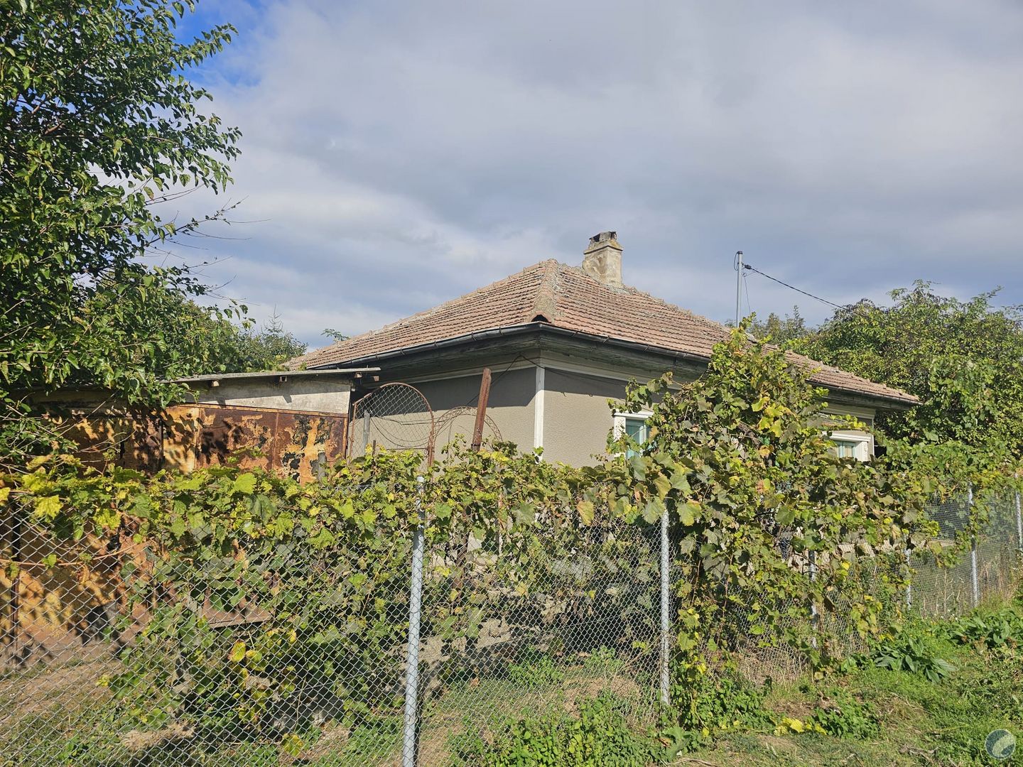 Casa veche 114 mp si teren 719  Iasi, Nicolina a 2 a statie intrare Belvedere sau Catedrala Catolica.