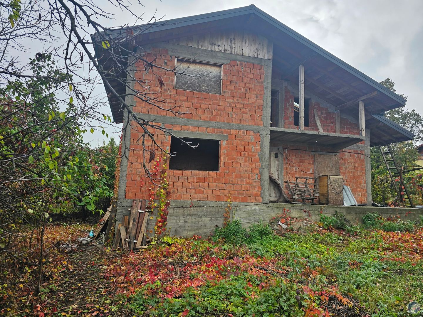 VILA LA ROSU 152 MP SI TEREN 450 MP IASI NICOLINA ALEEA TUDOR NECULAI